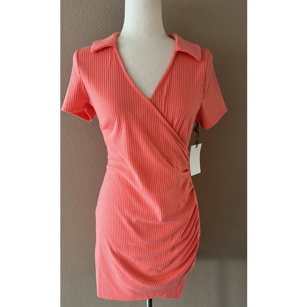 Ribbed v neckline dress - Picture 4 of 9